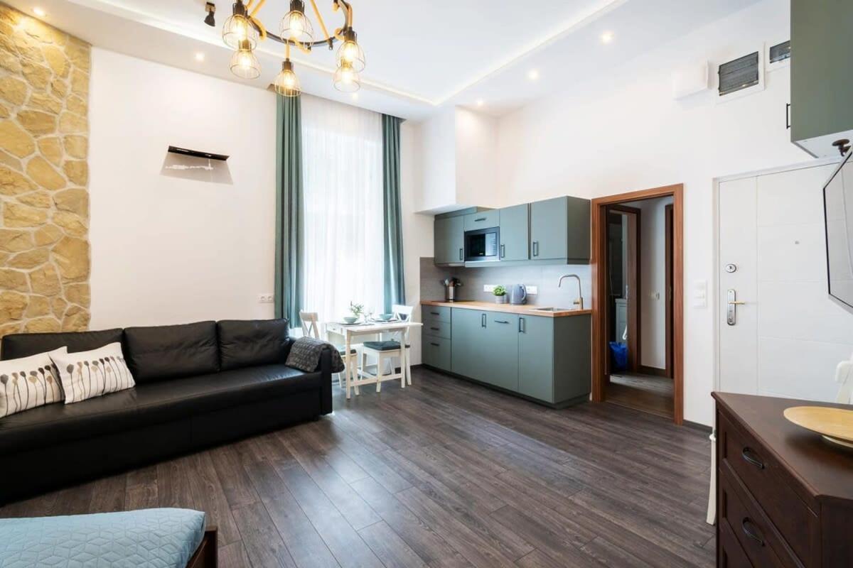 Comfy New Apartment At Castle Βουδαπέστη Εξωτερικό φωτογραφία